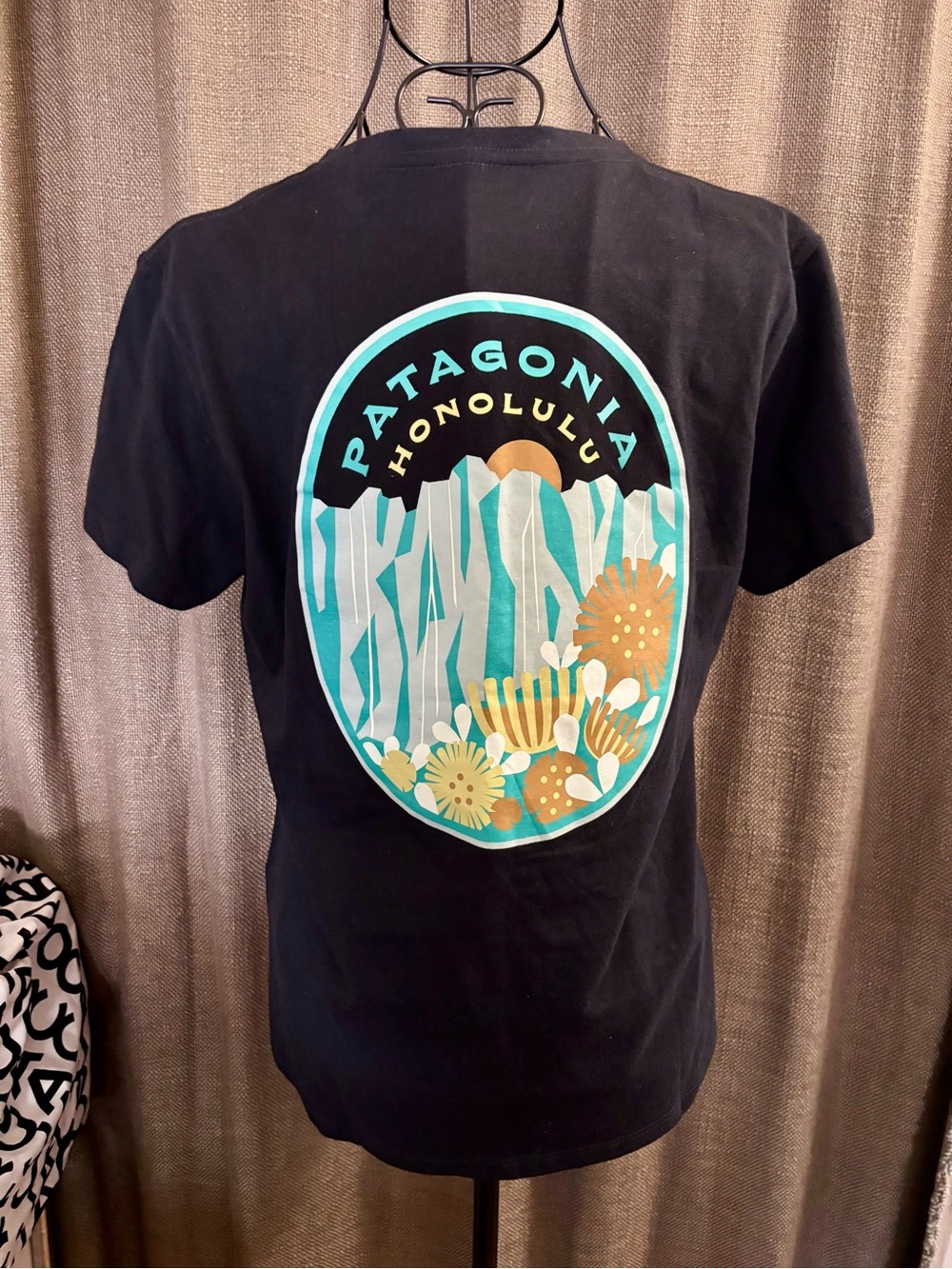 Patagonia women Black Honolulu Graphic Tee with Teal & Gold Artwork